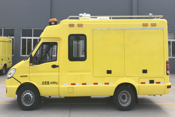 Iveco mobile cabin rescue vehicle