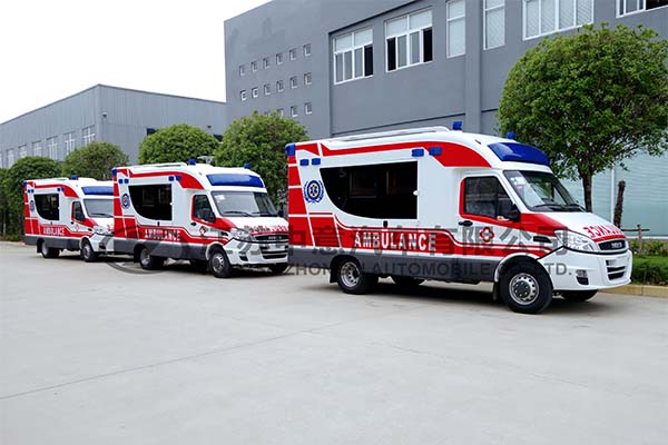 The scene of the departure of high-end ambulances